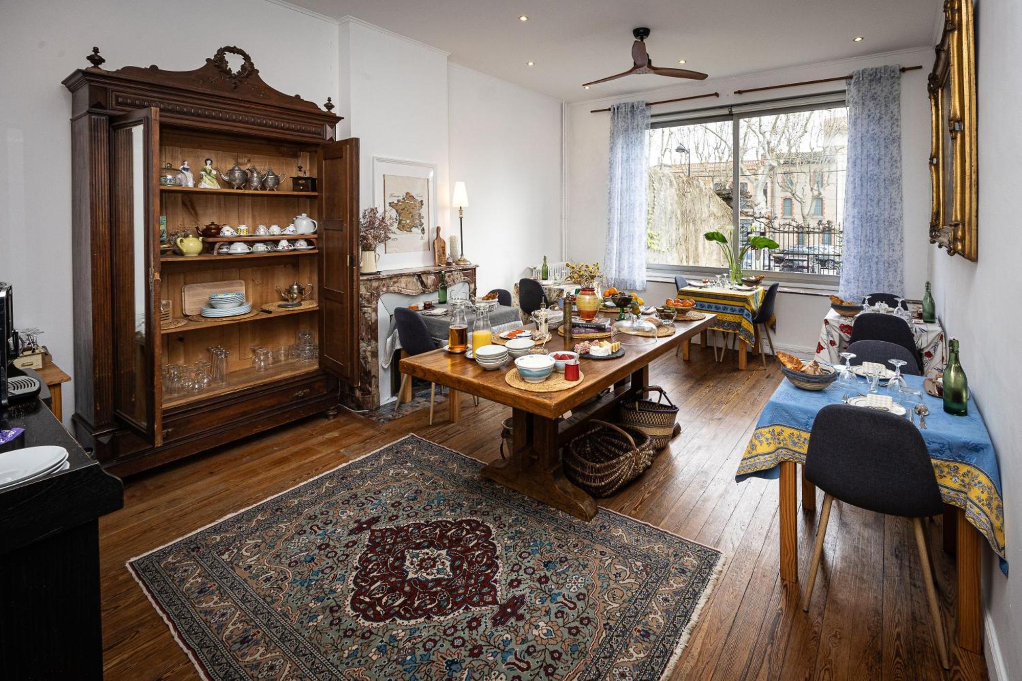 Salutbb D'hote Bed & Breakfast *